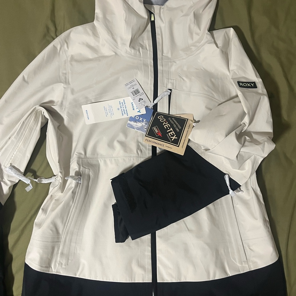 Women’s Roxy Lunalite 3L GORE-TEX Jacket 2025 - Picture 9 of 9